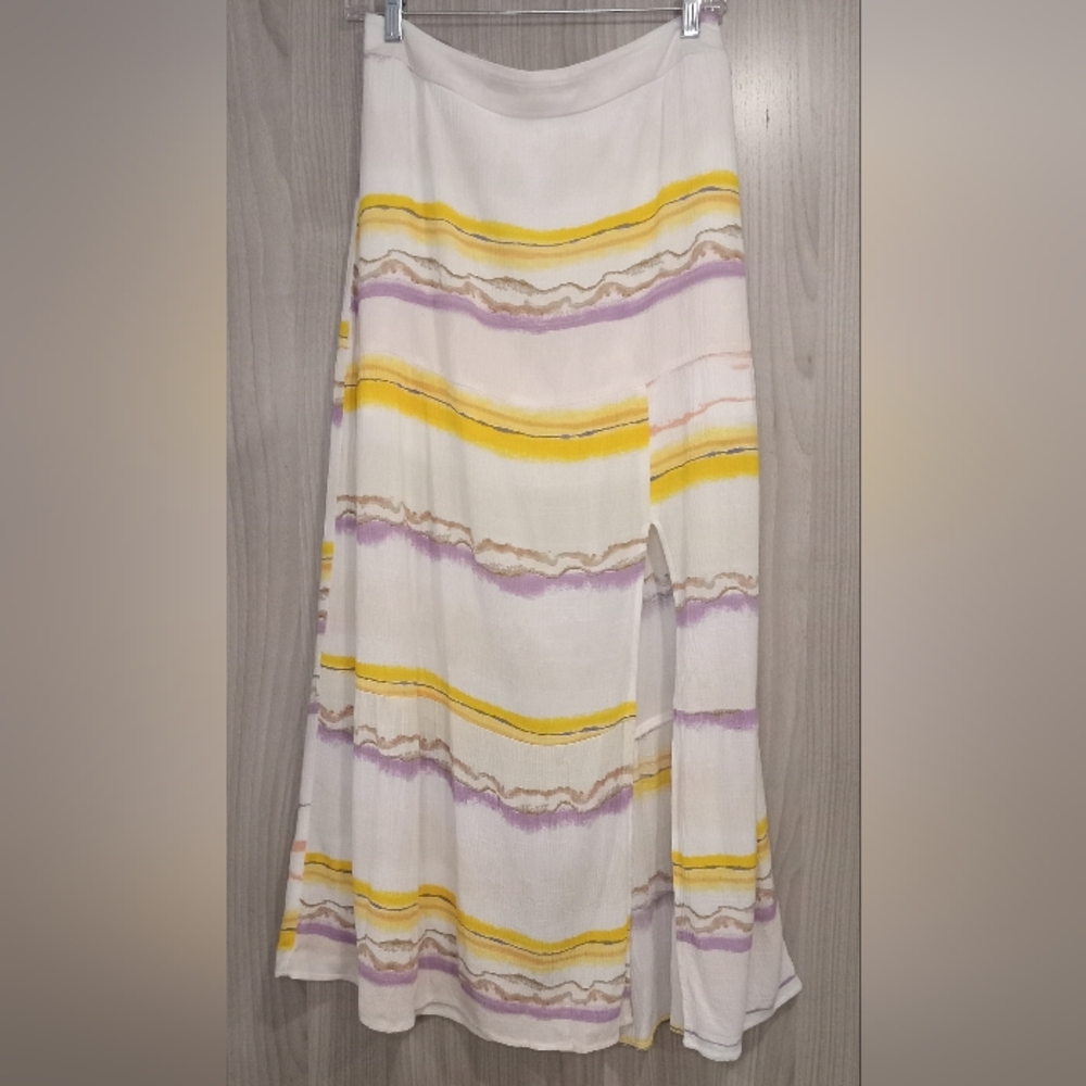 101. EUC Nine West Medium Maxi Skirt